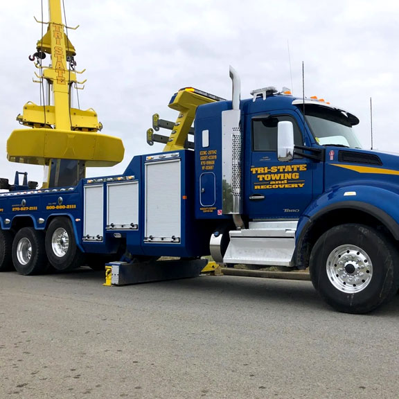 Henderson Towing Company Evansville Owensboro Newburgh Madisonville Tow Truck IN KY Tow Truck Near Me 24-Hour Towing 24/7 Car Lockout Services